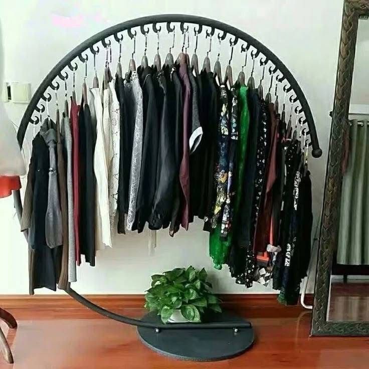 Luxury Circular Metal Clothes Rack with Hooks