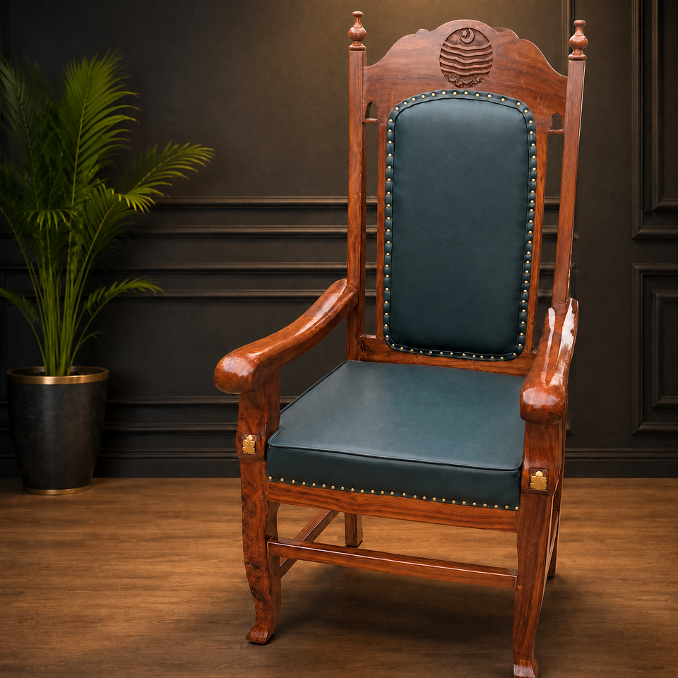 Luxury Wooden Leather Armchair with High Back